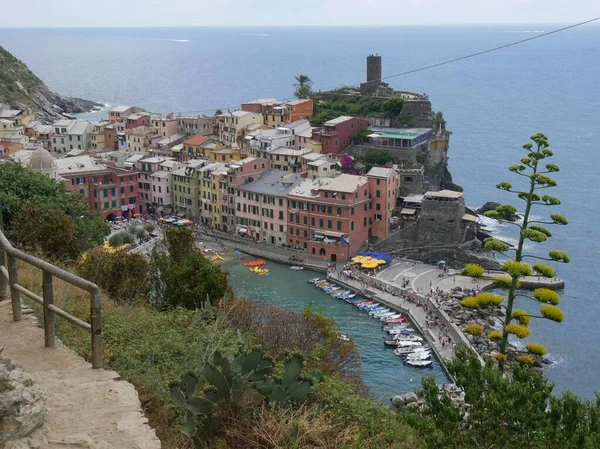 Panoráma Kék Ösvény Mentén Festői Falu Vernazza Előtt Vár Öböl — Stock Fotó