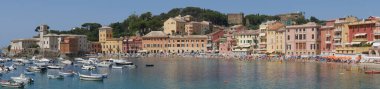 Sestri Levante 'nin pitoresk köyünde Sessizlik Körfezi panoraması