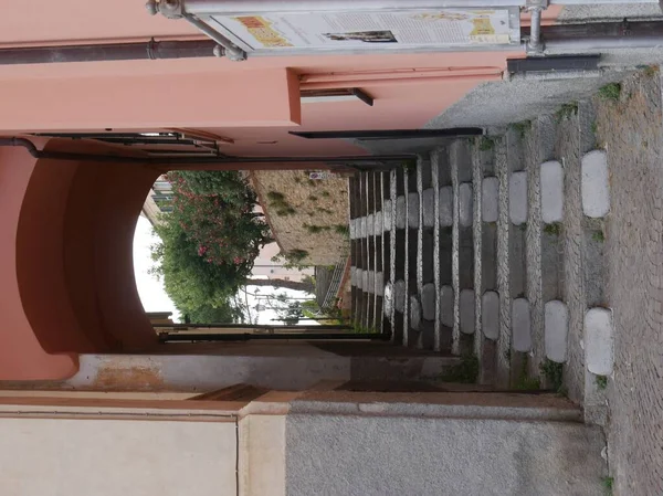 Vista Através Arco Escada Lateral San Pietro Oratorio Imperia Porto — Fotografia de Stock