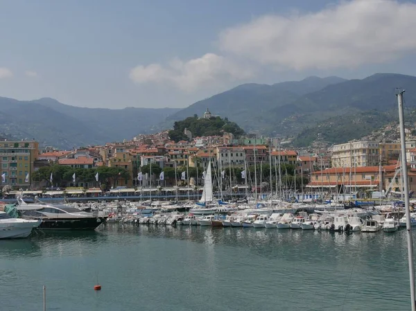 Sanremo Boten Jachthaven Met Het Panorama Van Pigna Oude Stad — Stockfoto