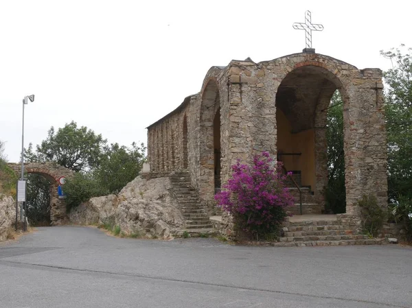 Façade Romane Église Santa Croce Alassio — Photo
