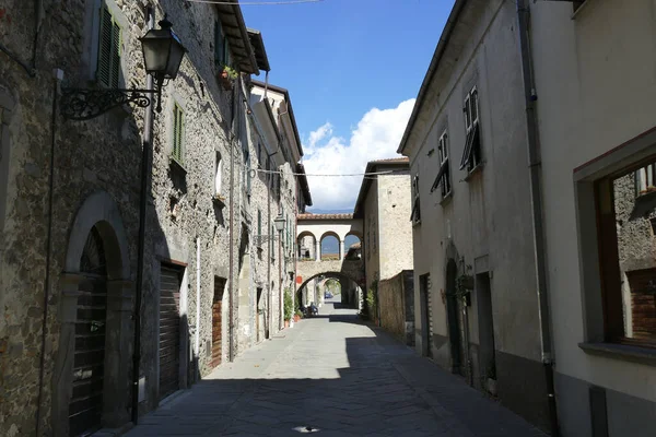 Filetto Tipica Strada Pietra Con Elegante Portico Passaggio Sospeso Archi — Foto Stock