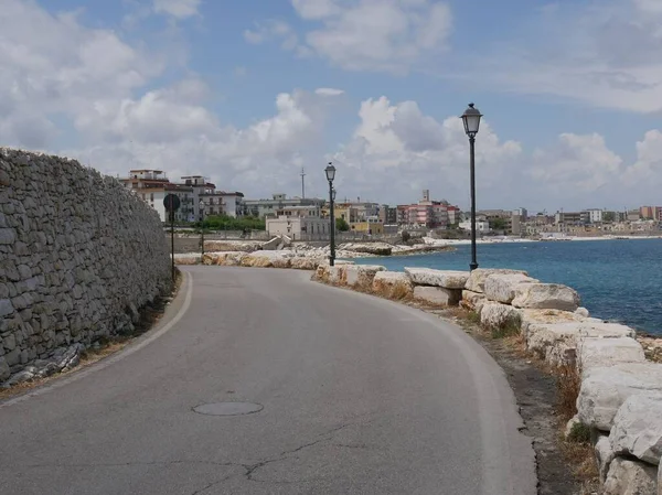 Toeristische Wijk Bisceglie Met Zandstranden Rotsen — Stockfoto