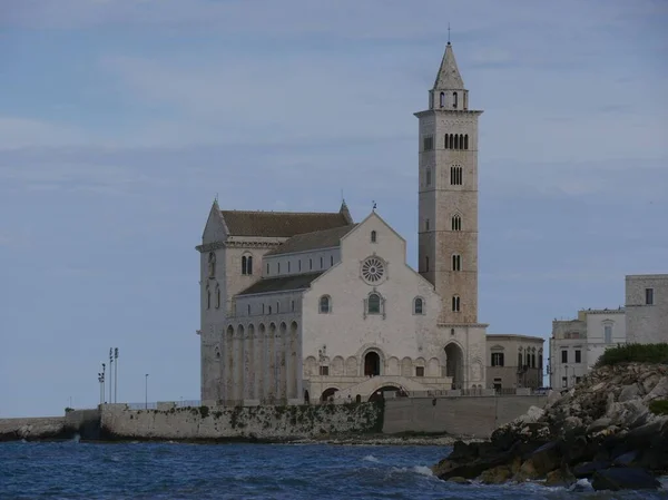 Cattedrale San Nicola Pellegrino Trani Con Facciata Romanica Campanile Costruito — Foto Stock