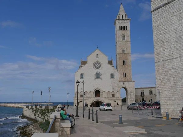 Trani Cathedral Saint Nicholas Pilgrim Med Romantisk Fasad Och Klocktornet — Stockfoto