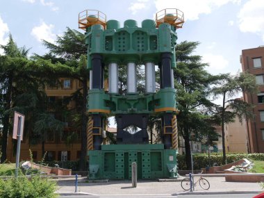 Terni Büyük Basın endüstriyel arkeolojinin bir anıtıdır ve Dante Meydanı 'nda yer almaktadır.