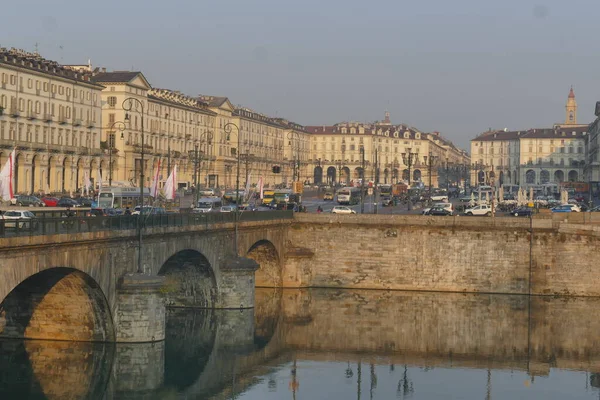 Turín Vittorio Emanuele Most Přes Řeku Vittorio Veneto Náměstí Pozadí — Stock fotografie