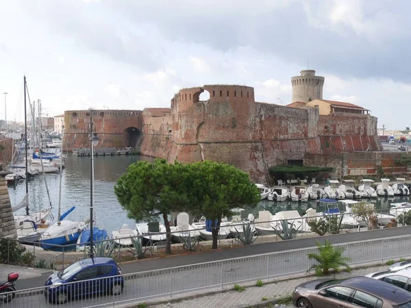 Livorno Fortezza Vecchia Fort Gebouwd Oude Haven Met Muren Rode — Stockfoto