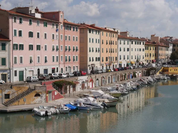 Livorno Coloridos Almacenes Zona Que Dan Canal Frente Fortaleza Fortezza — Foto de Stock