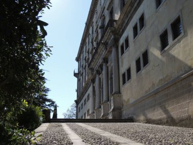 Udine - Kalenin ön cephesi tırmanma önümüzde