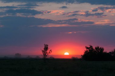 Ufukta sisli güzel gün batımı