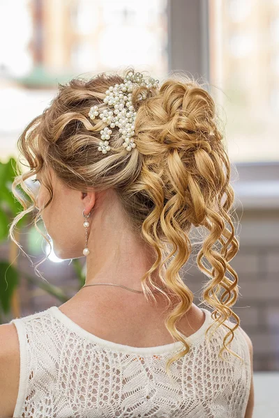 Peinado de boda de belleza. Novia. —  Fotos de Stock