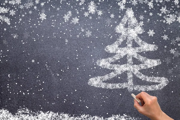 Рождественский рисунок елки на доске — стоковое фото