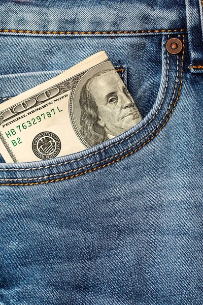 Dolar banknoty w kieszeni jeansów zbliżenie — Zdjęcie stockowe
