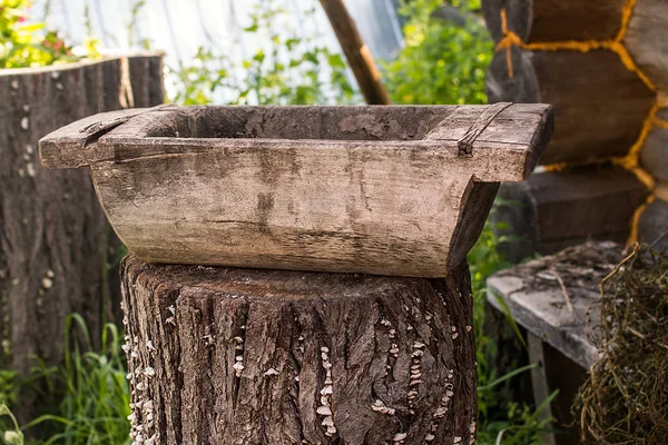 Old trough in the  garden — Stock Photo, Image