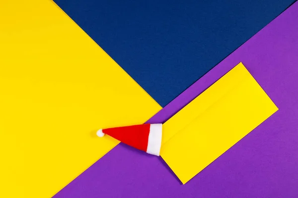 时尚彩色纸上的几何圣诞节背景 — 图库照片