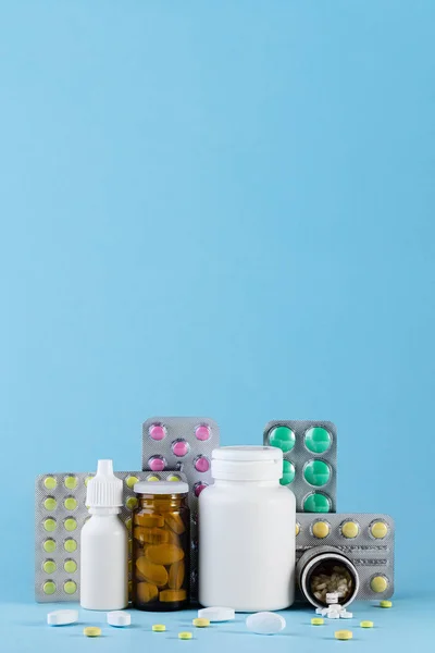 Medicamento farmacéutico, cura en recipiente para la salud — Foto de Stock
