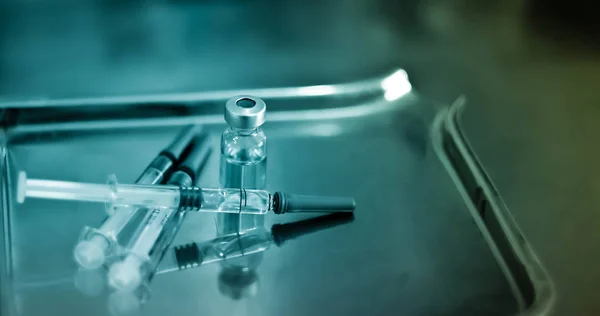 Aşı tüpü doz aşısı iğne şırıngası, tıbbi konsept aşı şırınga şırınga şırınga şırınga, şırınga şırınga, şırınga enjeksiyon, hasta bakımı, aşı, aşı, aşı, aşı, aşı, aşı....