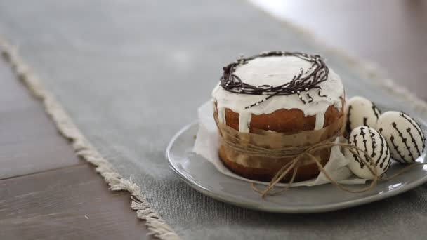 Gros Plan Fond Vidéo Pain Pâques Sur Une Assiette Trois — Video