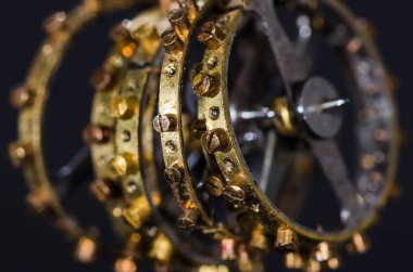 İzleme Parçaları: Klasik Metalik Denge Çarkları Satırına Yakın Bakış 