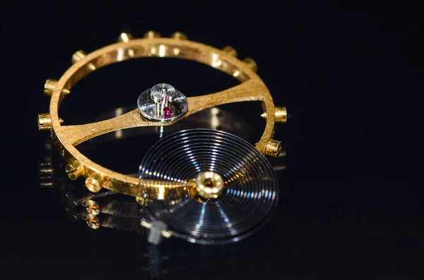 Pièces de montre : Balance Wheel, spiral et rubis Impulse Roller Jewel — Photo