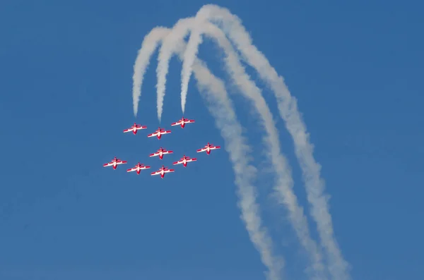 Boise, Idaho, Estados Unidos 15 de octubre de 2017. Fuerzas canadienses Snowbirds actuando en el Gowen Thunder Airshow —  Fotos de Stock