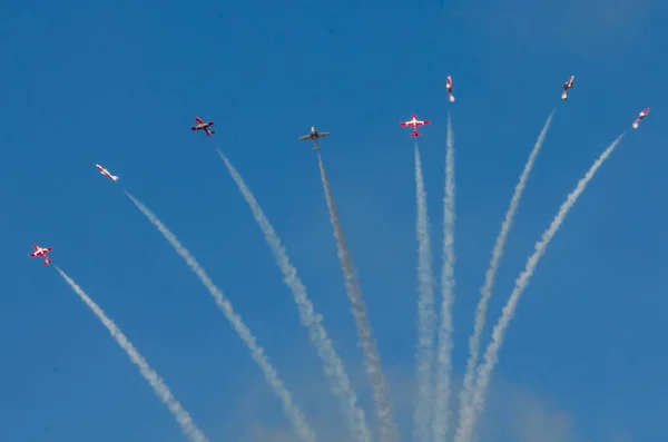 Boise, Idaho, ΗΠΑ 15 Οκτωβρίου 2017. Καναδικές Snowbirds δυνάμεις επιδόσεις στο Airshow Gowen βροντή — Φωτογραφία Αρχείου