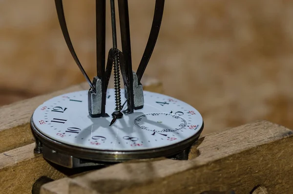 Titta Reparation Händer Remover Skall Lyfta Händerna Från Pocket Watch — Stockfoto