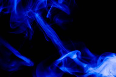 Doğa Özet: Hassas güzellik ve küçük mavi duman bir zerafet