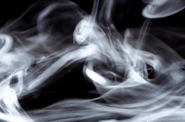 Doğa Özeti: Beyaz Duman İncisinin Zarif Güzelliği ve Zarifliği