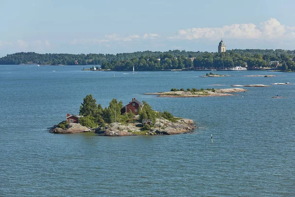 Casas rodeadas de agua y las orillas del Golfo de Finlandia —  Fotos de Stock