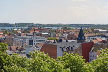 Fredericia City, Danimarka 'da yaz sabahı manzarası.