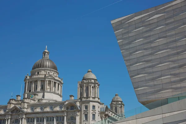 Port of Liverpool Building (eller Dock Office) i Pier Head, längs Liverpools strand, England, Förenade kungariket. — Stockfoto