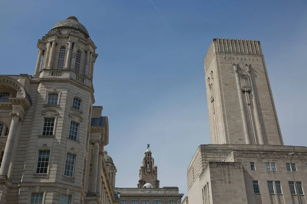 Port of Liverpool Building (or Dock Office) in Pier Head, along the Liverpool 's waterfront, England, United Kingdom . — стоковое фото