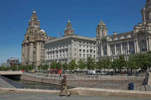 Port of Liverpool Building (eller Dock Office) i Pier Head, längs Liverpools strand, England, Förenade kungariket. — Stockfoto