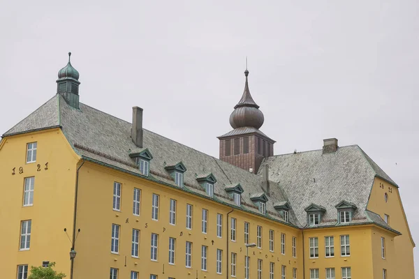 Épületek építészet Jugendstil (vagy ismertebb nevén Art Nouveau) Alesund Norvégia — Stock Fotó