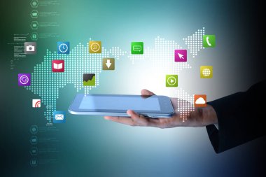 adamın dijital tablet ile sosyal medya simge kullanarak dijital illüstrasyon