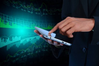 Dijital illüstrasyon iş adamı dijital tablet hesaplama