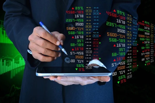 Digital illustration av affärsman beräkning av digitala tabletten — Stockfoto