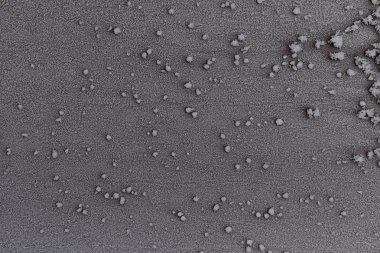 hoarfrost karanlık bir yüzey üzerinde dokusuna