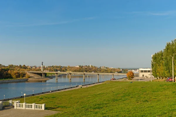 September 26, 2015: Photo of the Cheboksary Bay with a bridge. C — Stock Photo, Image