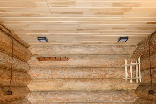 Wnętrze drewnianej łaźni z domku z drewna — Zdjęcie stockowe