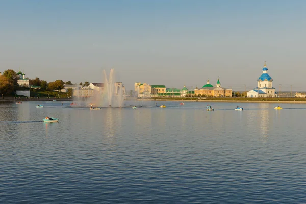 September 2019 Photo Cheboksary Bay Fountain People Riding Boats Catamarans — Stock Photo, Image