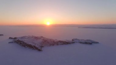 Hava hava anket. Kış. Deniz Baykal. Küçük deniz