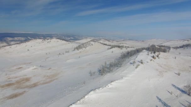 Inspección aérea desde el aire. El invierno. Lago Baikal. Pequeño mar — Vídeo de stock