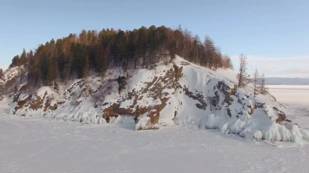 4K. Prores codec. Relevé aérien depuis les airs. L'hiver. Lac Baïkal — Video