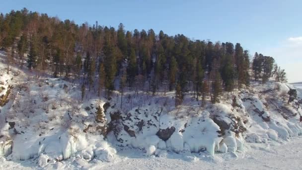 4K. Prores codec. Inquérito aéreo do ar. Inverno. Lago Baikal — Vídeo de Stock