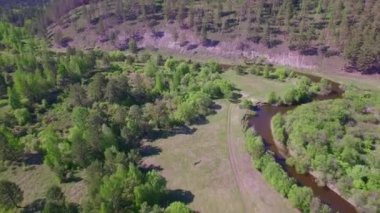 4 k. Prores codec. Hava hava video. Küçük dağ nehir ormanıyla yaz