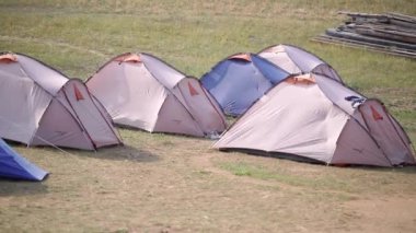 Kamp Olkhon ada üzerinde. Deniz Baykal