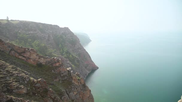 Озеро Байкал. Пейзаж острова Ольхон — стоковое видео